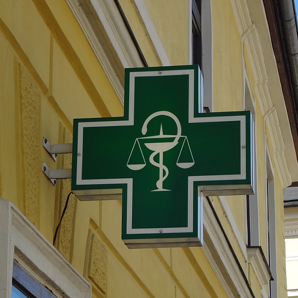 The Benefits of Using an Online Pharmacy for Your Healthcare Needs